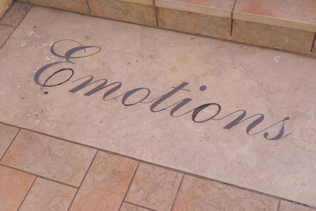Emotions Bed & Breakfast ฟิวมิชีโน ภายนอก รูปภาพ
