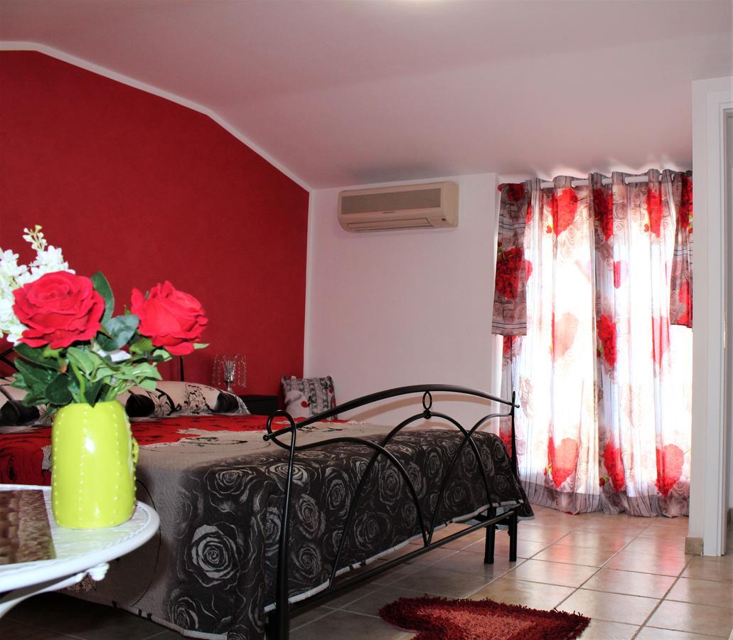 Emotions Bed & Breakfast ฟิวมิชีโน ภายนอก รูปภาพ